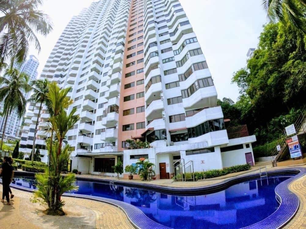 Airbnb At Sri Sayang Batu Ferringhi Beach エクステリア 写真