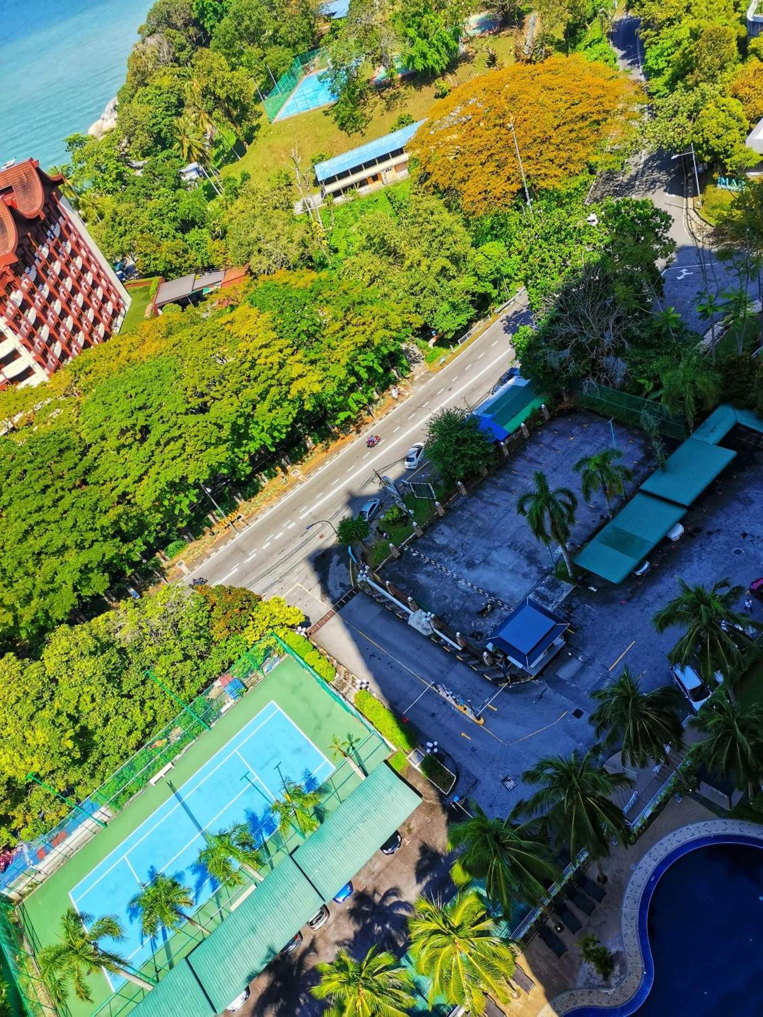 Airbnb At Sri Sayang Batu Ferringhi Beach エクステリア 写真