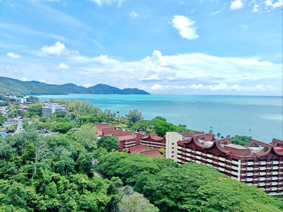 Airbnb At Sri Sayang Batu Ferringhi Beach エクステリア 写真