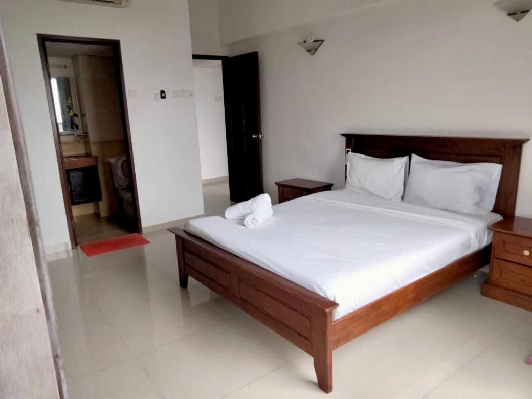 Airbnb At Sri Sayang Batu Ferringhi Beach エクステリア 写真