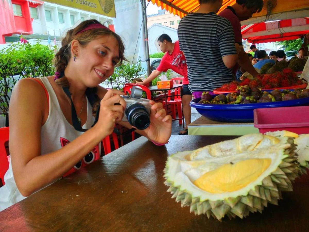 Airbnb At Sri Sayang Batu Ferringhi Beach エクステリア 写真